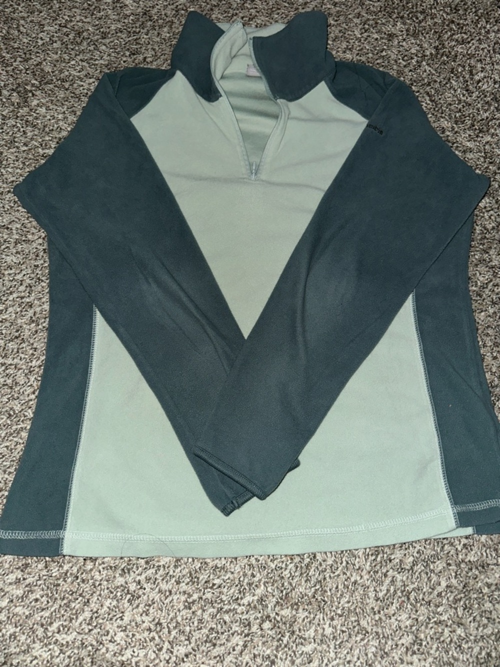 Columbia Two-Tone Sage and Dark Green Quarter-Zip Fleece